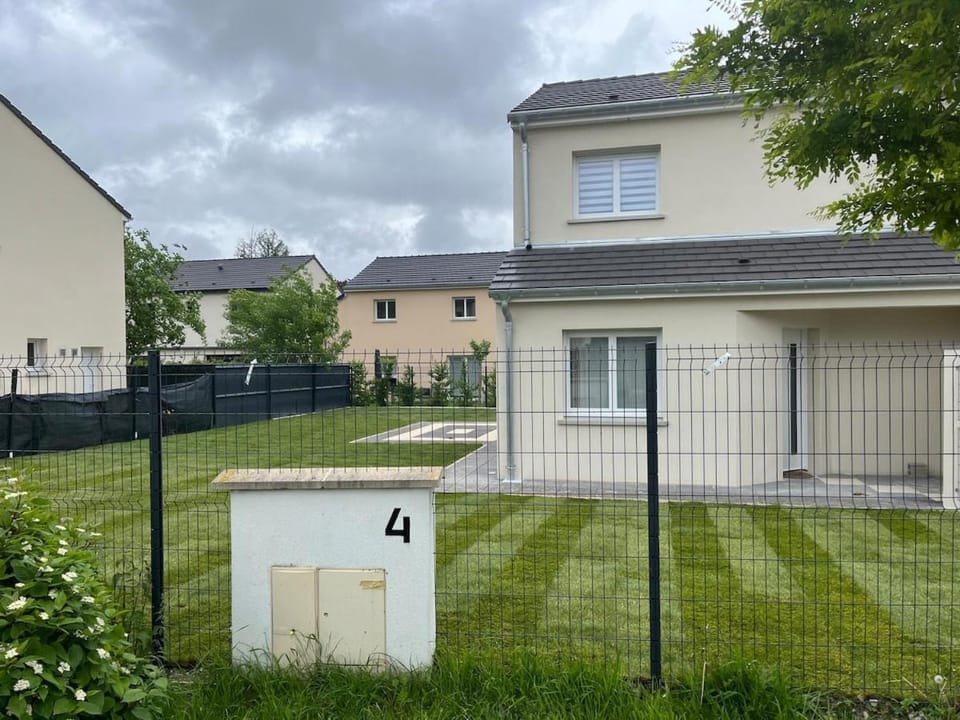 Superbe Maison avec jardin Villa in Reims
