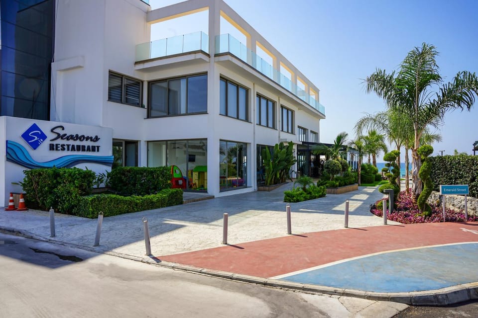Restaurant/places to eat, Sea view, Breakfast, Lunch, Dinner