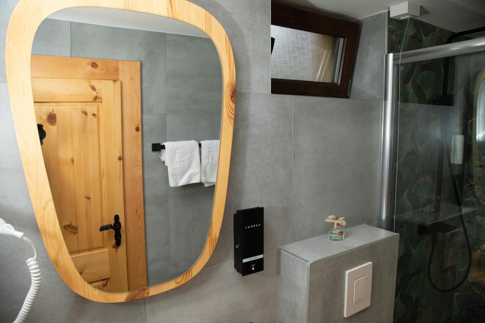 Shower, Bathroom, towels