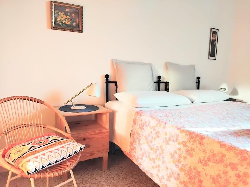 Private room and bathroom close to Piazzale Roma in Venice Mestre Bed and Breakfast in Venice