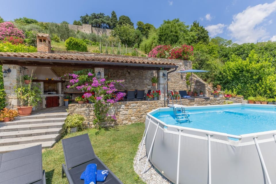Property building, Garden, Swimming pool