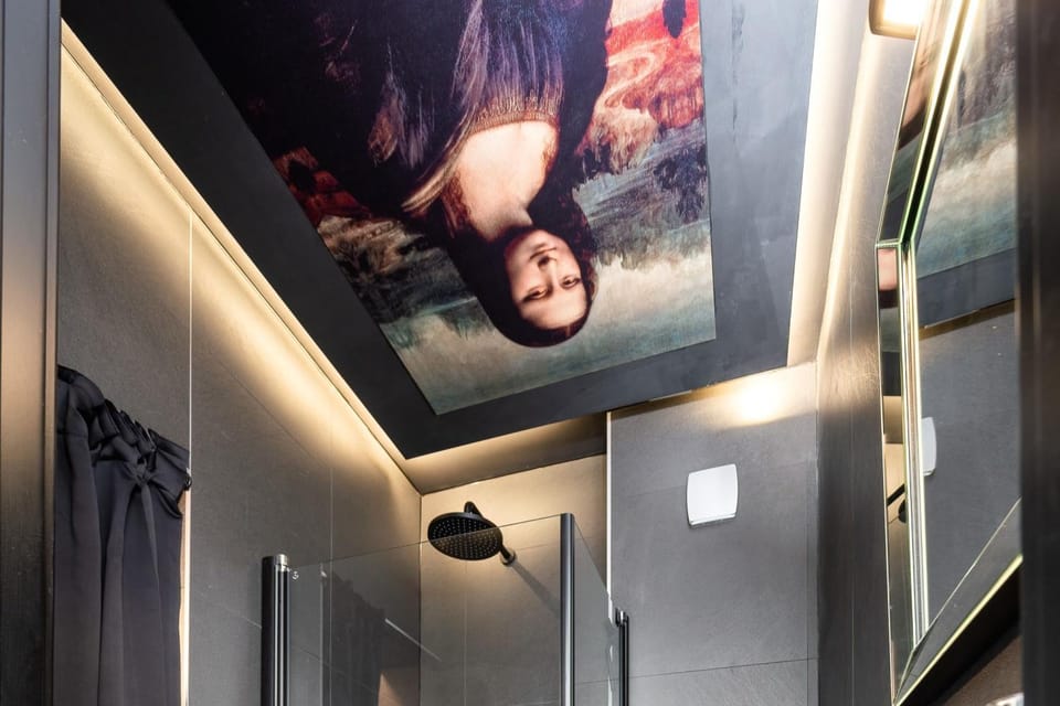 Bathroom, Decorative detail