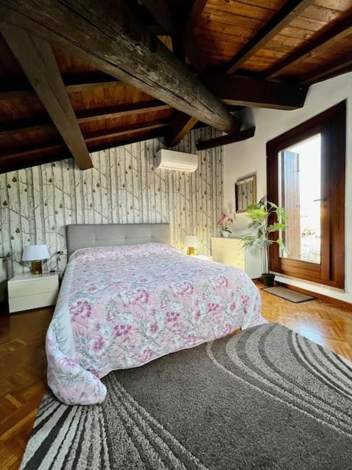 attico ARENA,200mq[NETFLIX-WIFI-AIR CONDITIONING] Apartment in Verona