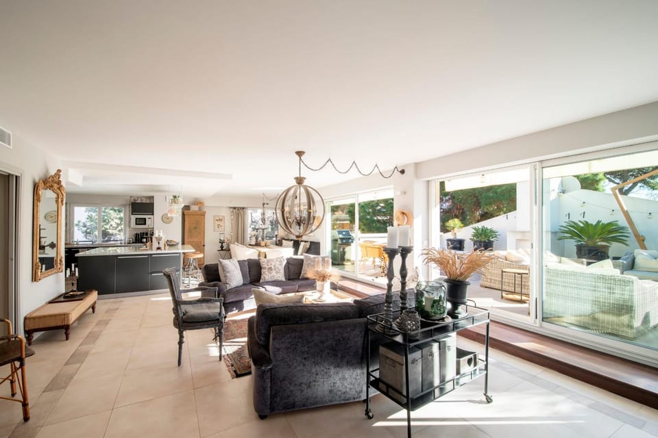 Cannes Luxury Rental - Pretty 3 bedroom apartment to rent with 50m terrace Apartment in Cannes
