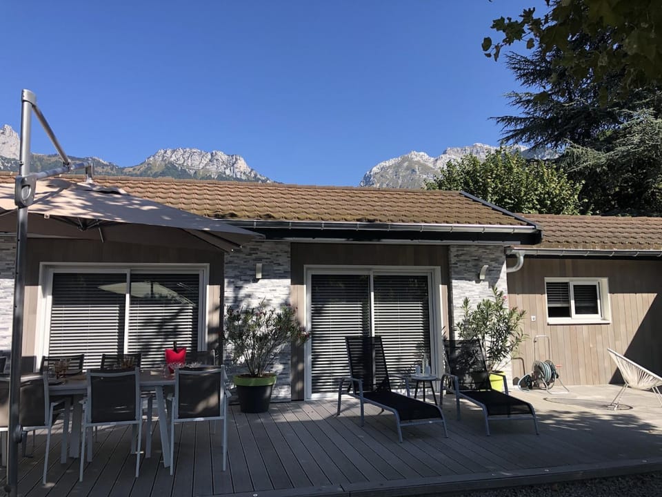 Les Platanes House in Talloires