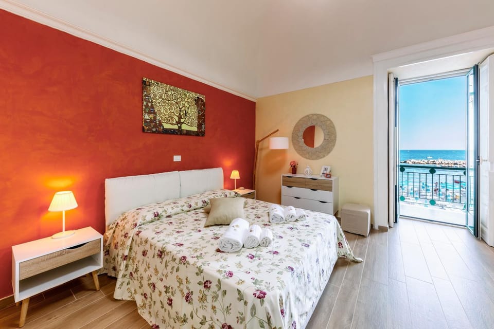 Bed, Natural landscape, Balcony/Terrace, Bedroom, Sea view
