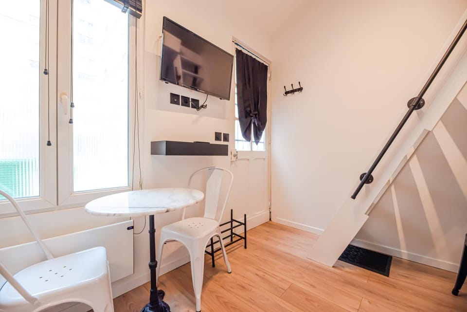 TV and multimedia, Dining area