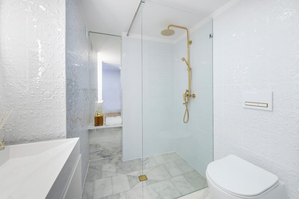 Shower, Toilet, Bathroom