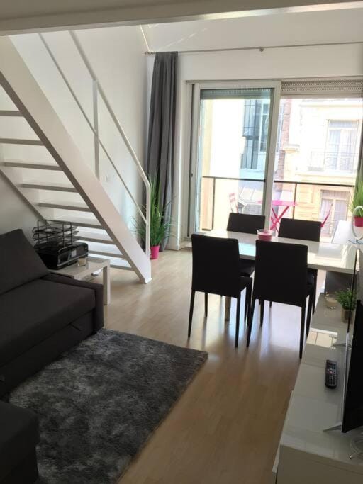 Duplex près des Champs-Élysées Apartment in Paris