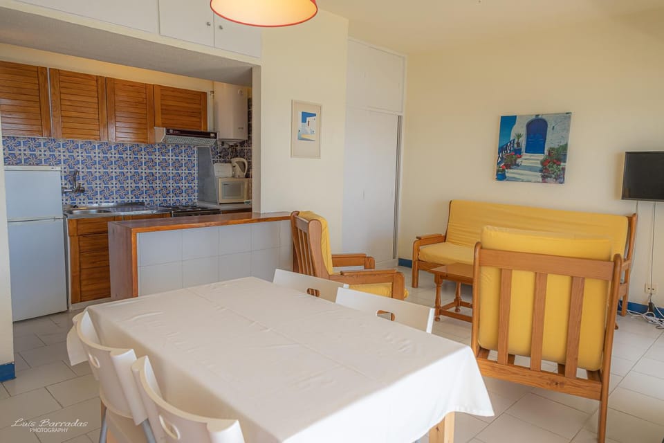 TV and multimedia, Kitchen or kitchenette, Living room, Seating area, Dining area, minibar