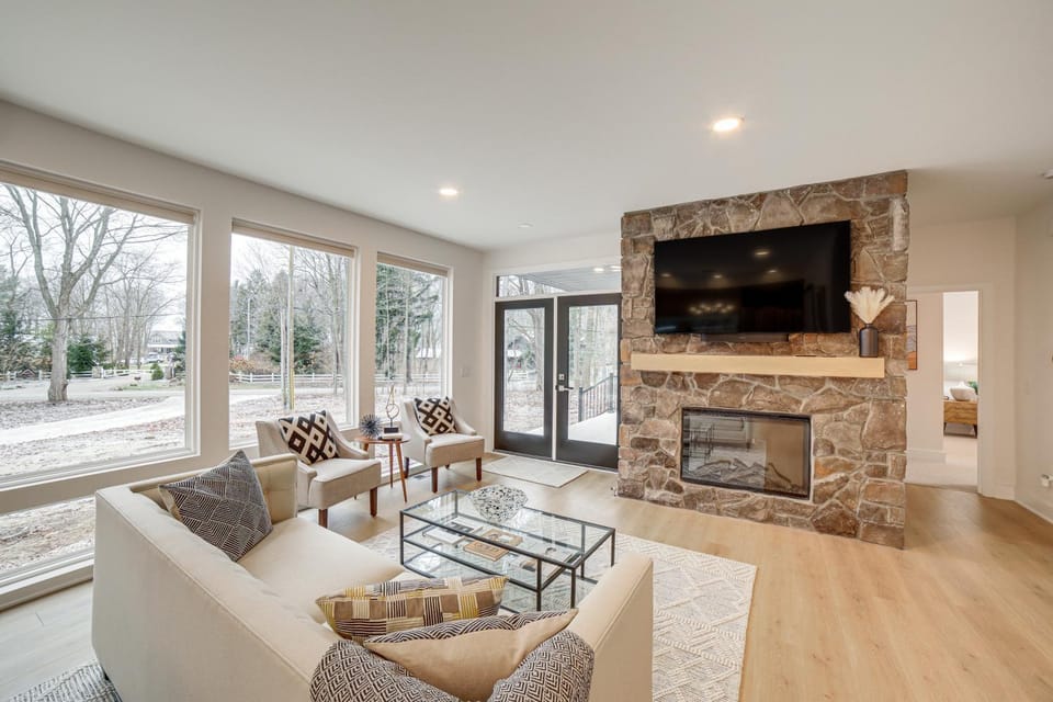 Fennville Vacation Rental: Seasonal Heated Pool! House in Michigan