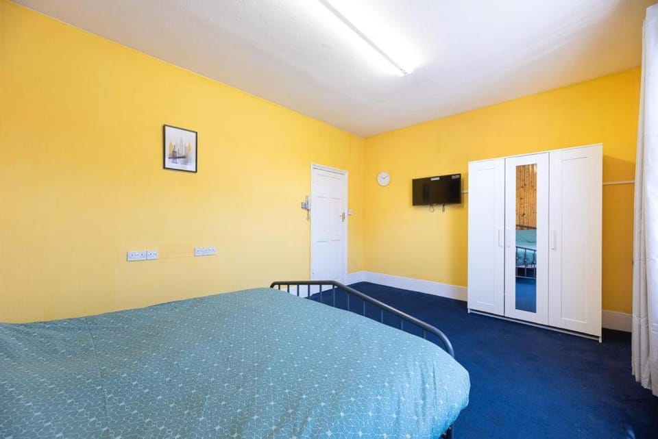 Barking Road Comfy House Vacation rental in London