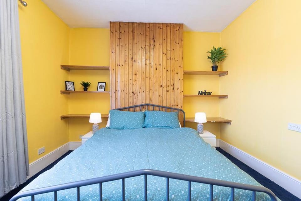 Barking Road Comfy House Vacation rental in London