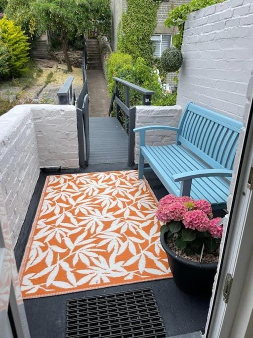 Beautiful 2 bedroom apartment with estuary views Apartment in Deganwy