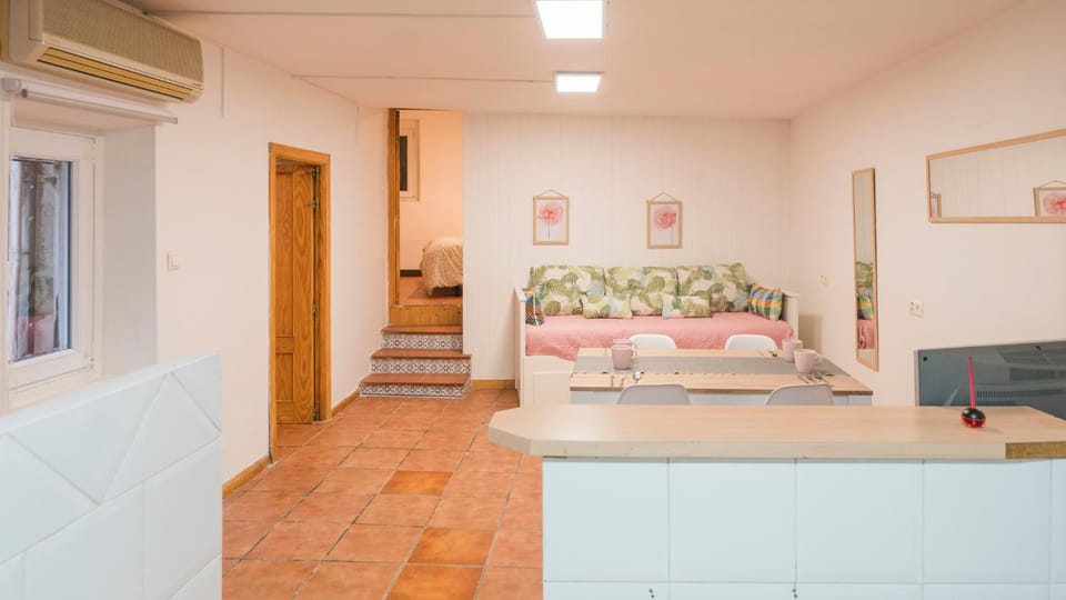 Living room, Seating area, air conditioner