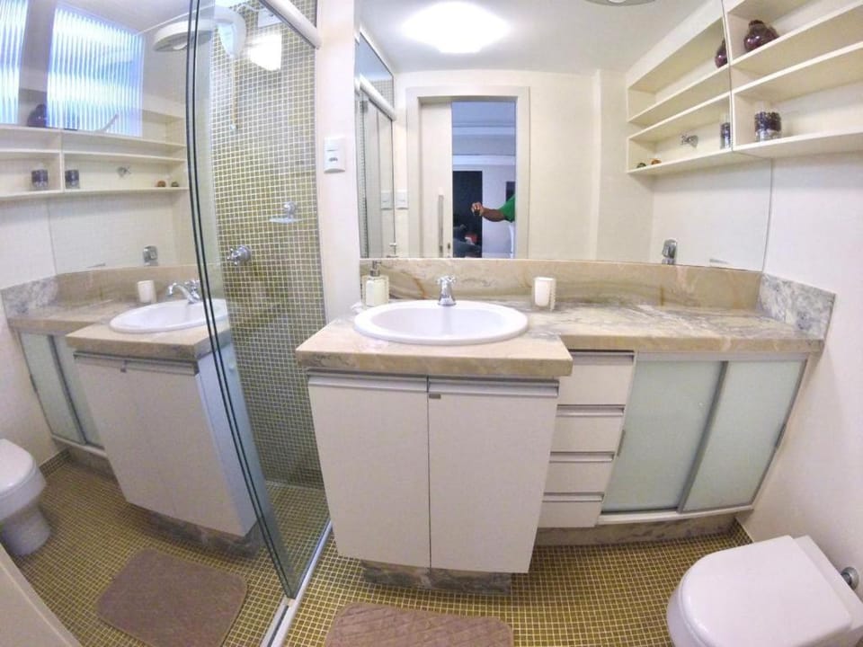 Shower, Bathroom, towels