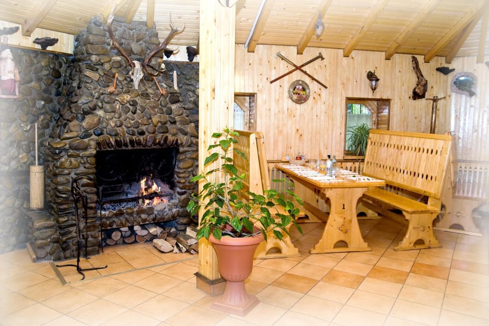 Restaurant/places to eat, Dining area