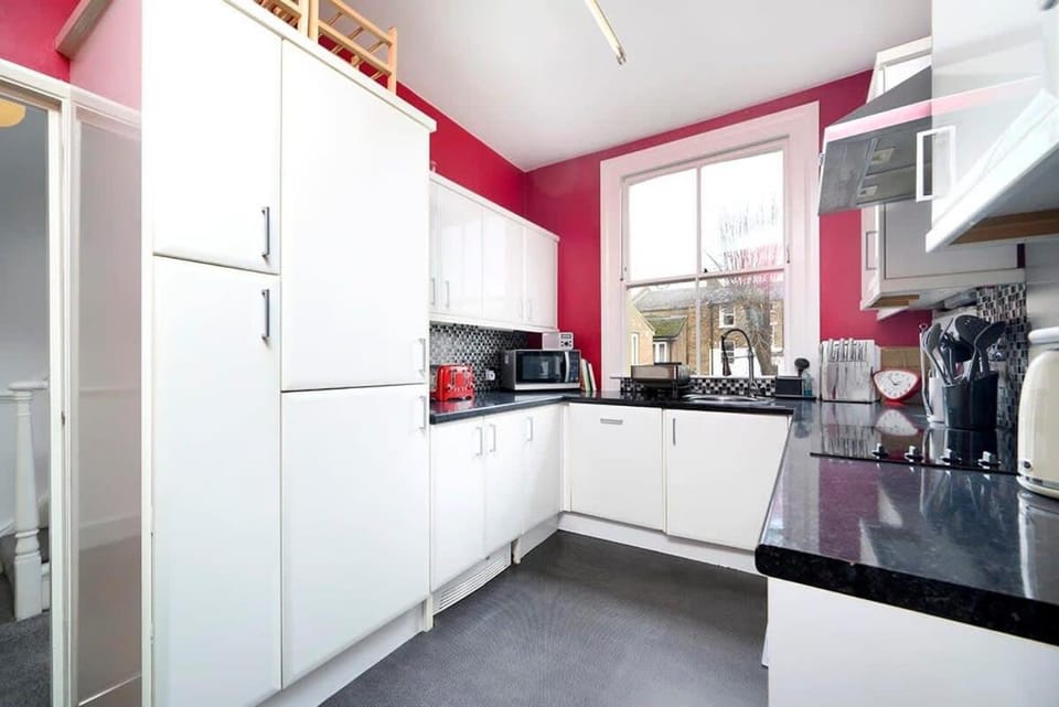 Chic and comfortable London 2BR home Apartment in London Borough of Camden