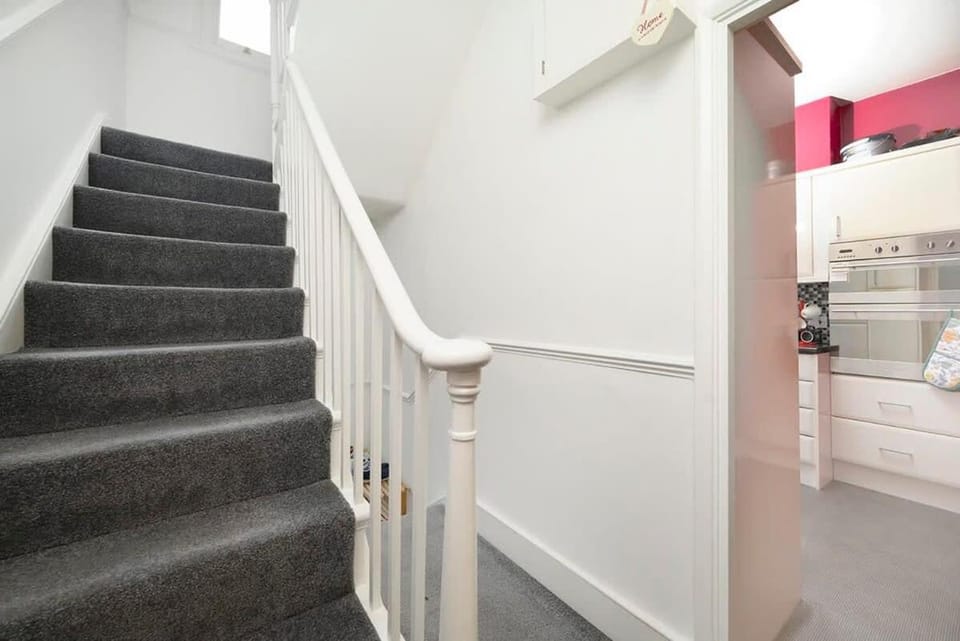 Chic and comfortable London 2BR home Apartment in London Borough of Camden
