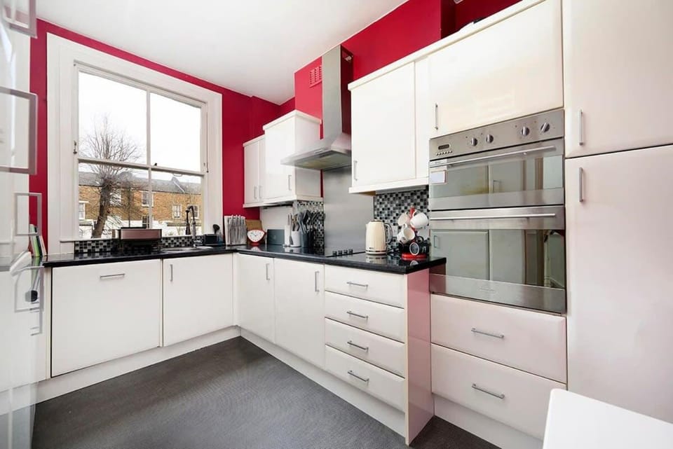 Chic and comfortable London 2BR home Apartment in London Borough of Camden