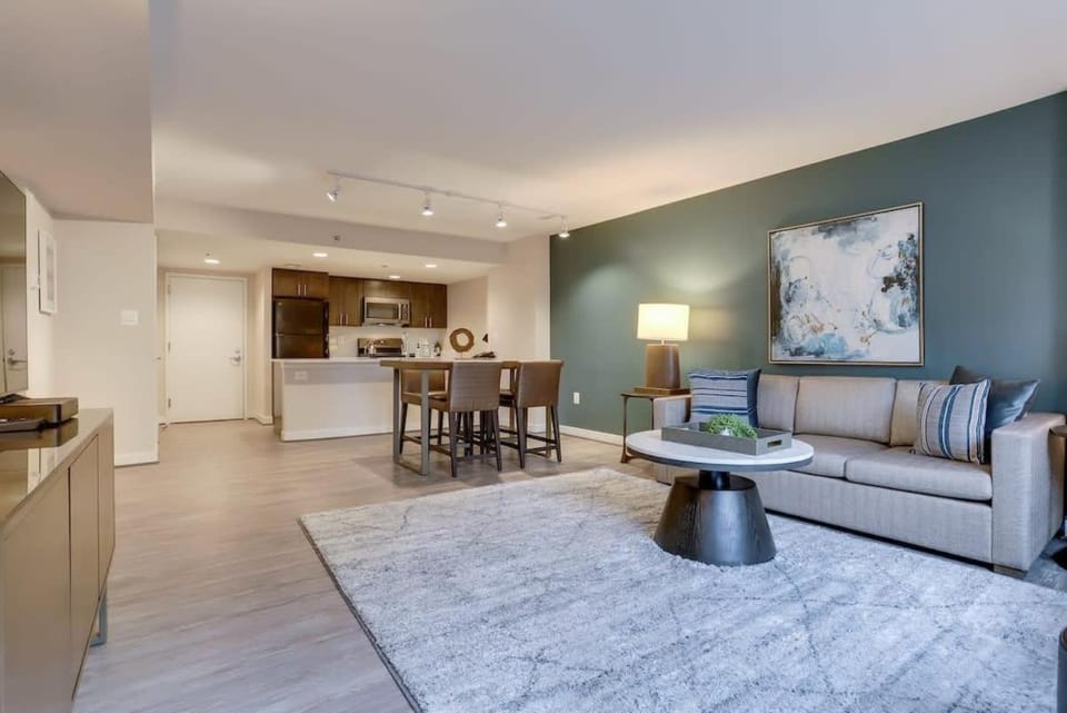 Sojourn Courtland Towers Apartment in Court House