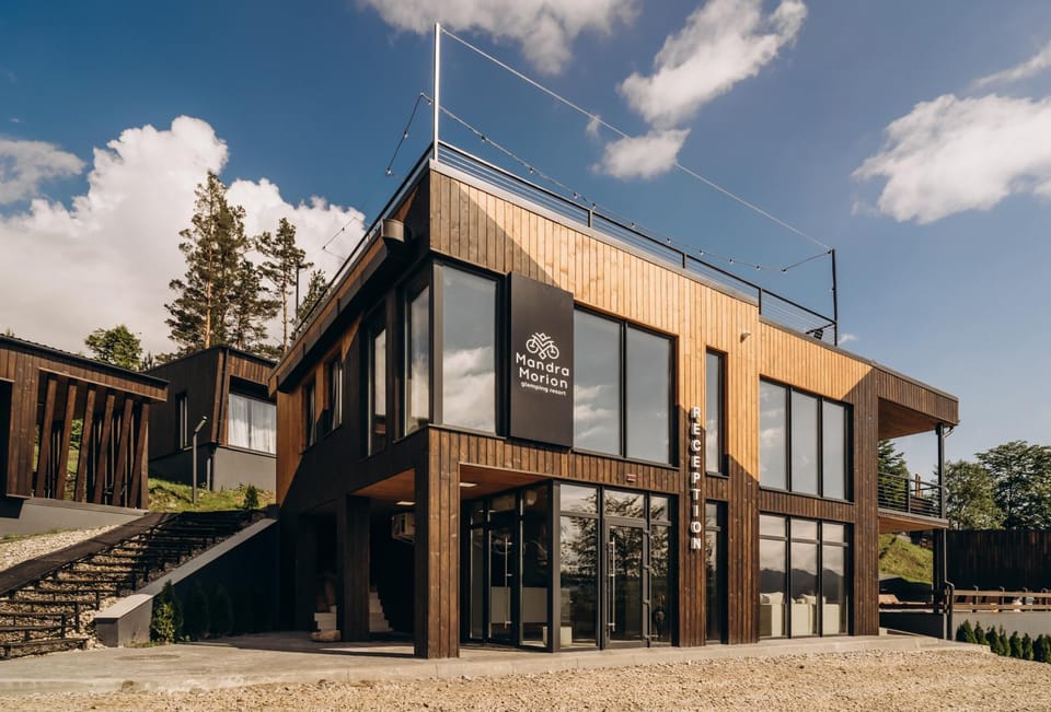 Property building, Day