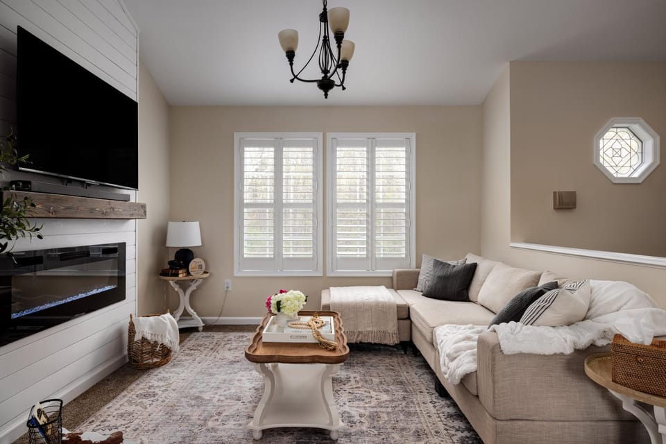 TV and multimedia, Living room, Seating area