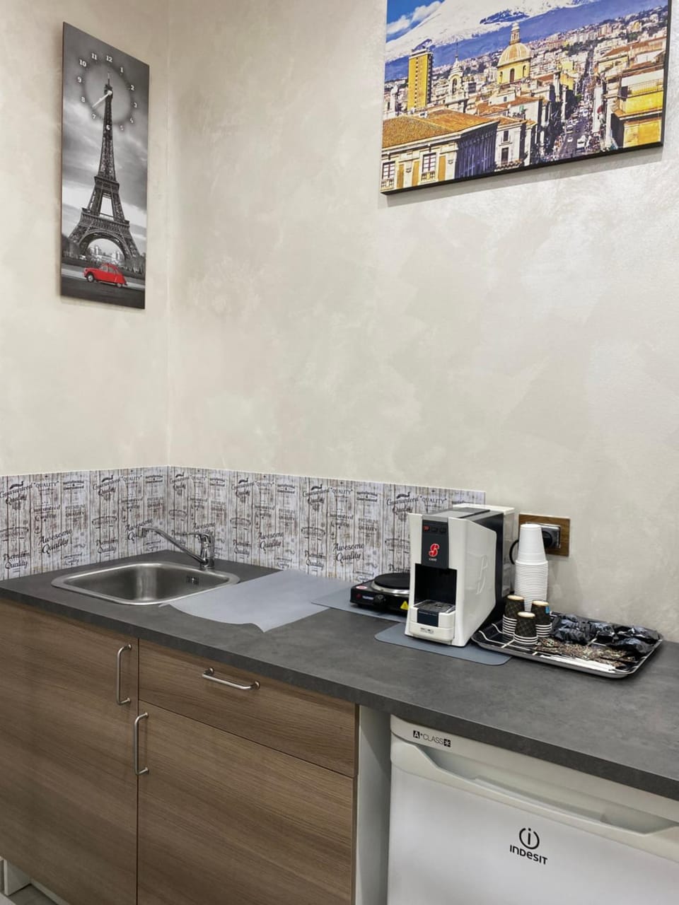 Kitchen or kitchenette