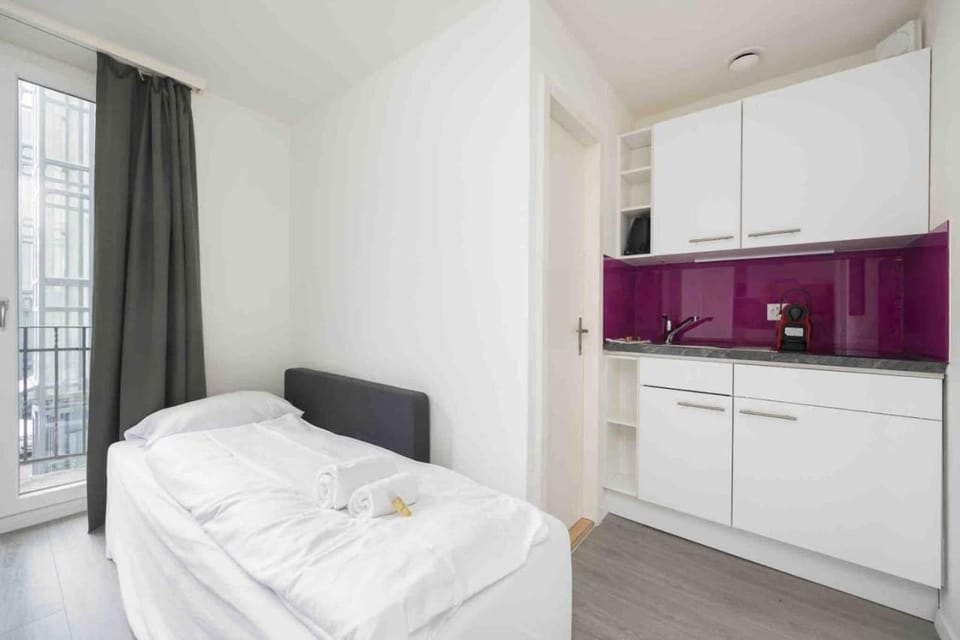 Kitchen or kitchenette, Bedroom, towels