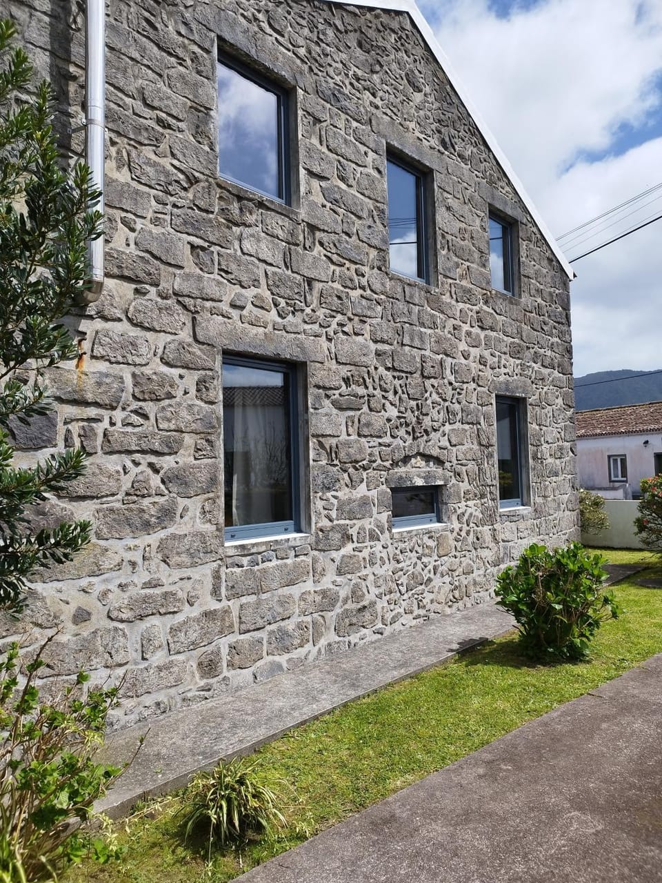 Casa dos Platanos-Family Home House in Azores District