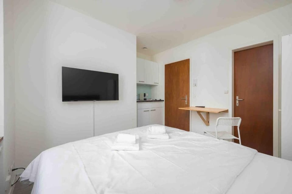 TV and multimedia, Kitchen or kitchenette, Bedroom