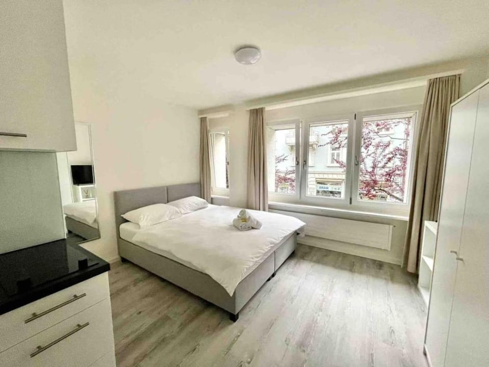 Bed, Kitchen or kitchenette, Bedroom, wardrobe