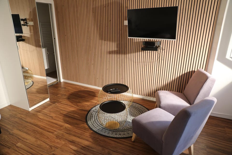 TV and multimedia, Seating area