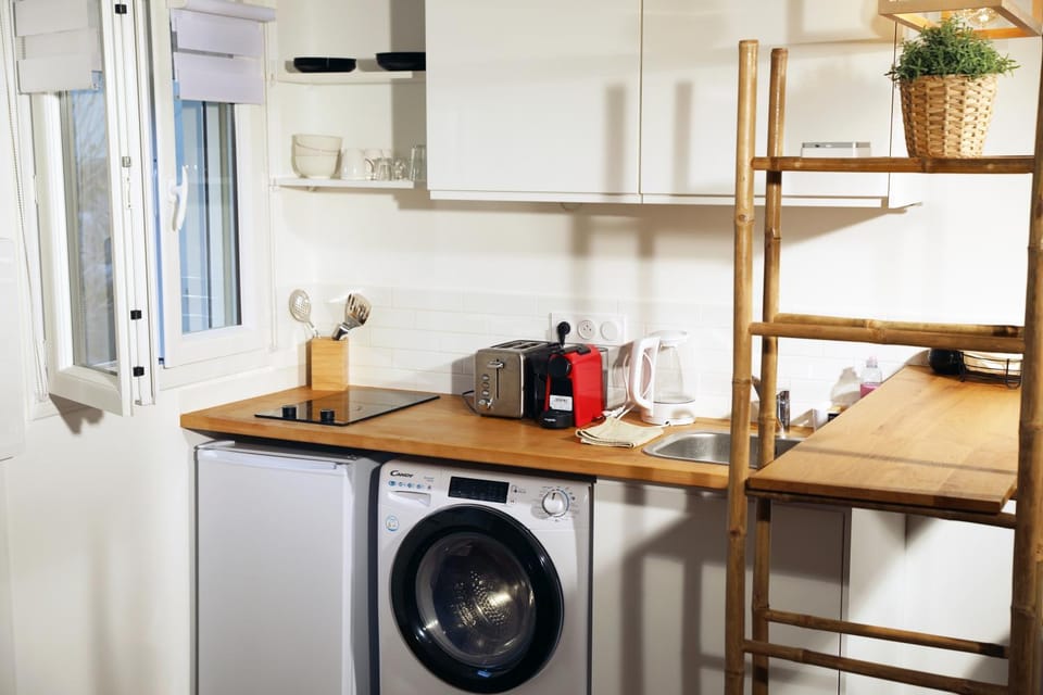 Coffee/tea facilities, Kitchen or kitchenette, minibar, stove, toaster, washing machine
