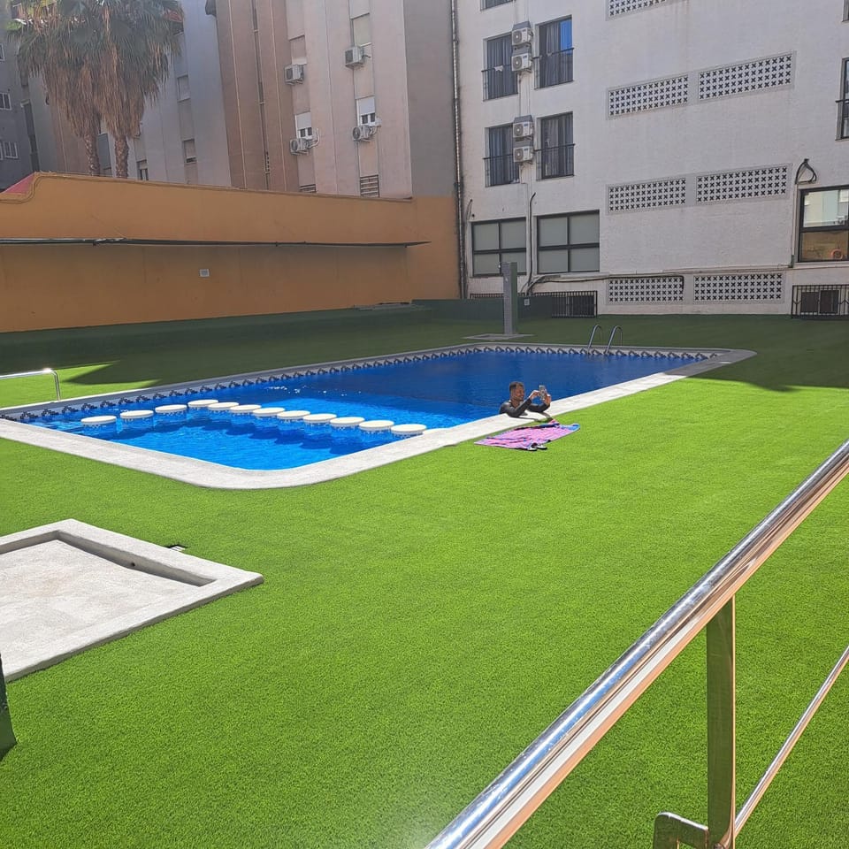 Swimming pool, Swimming pool
