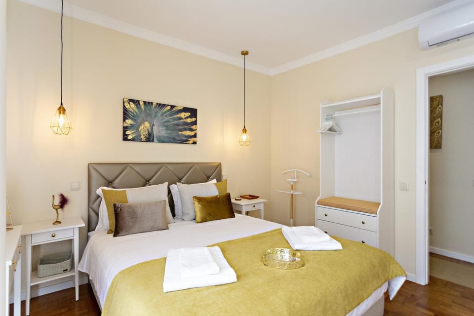 Bed, Bedroom