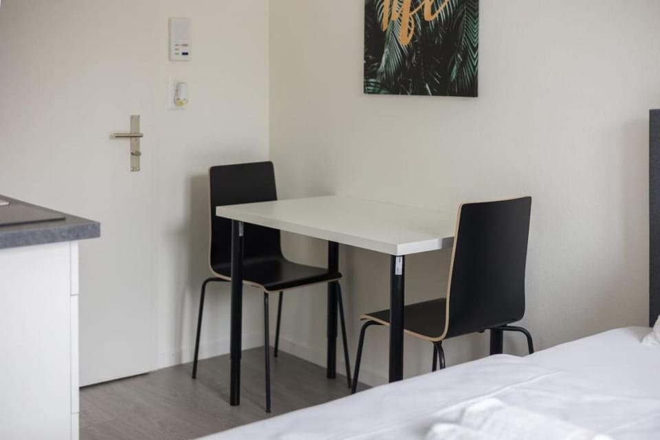 Downtown Deluxe Studio with Queen Bed BE-55 Apartment in Zurich City