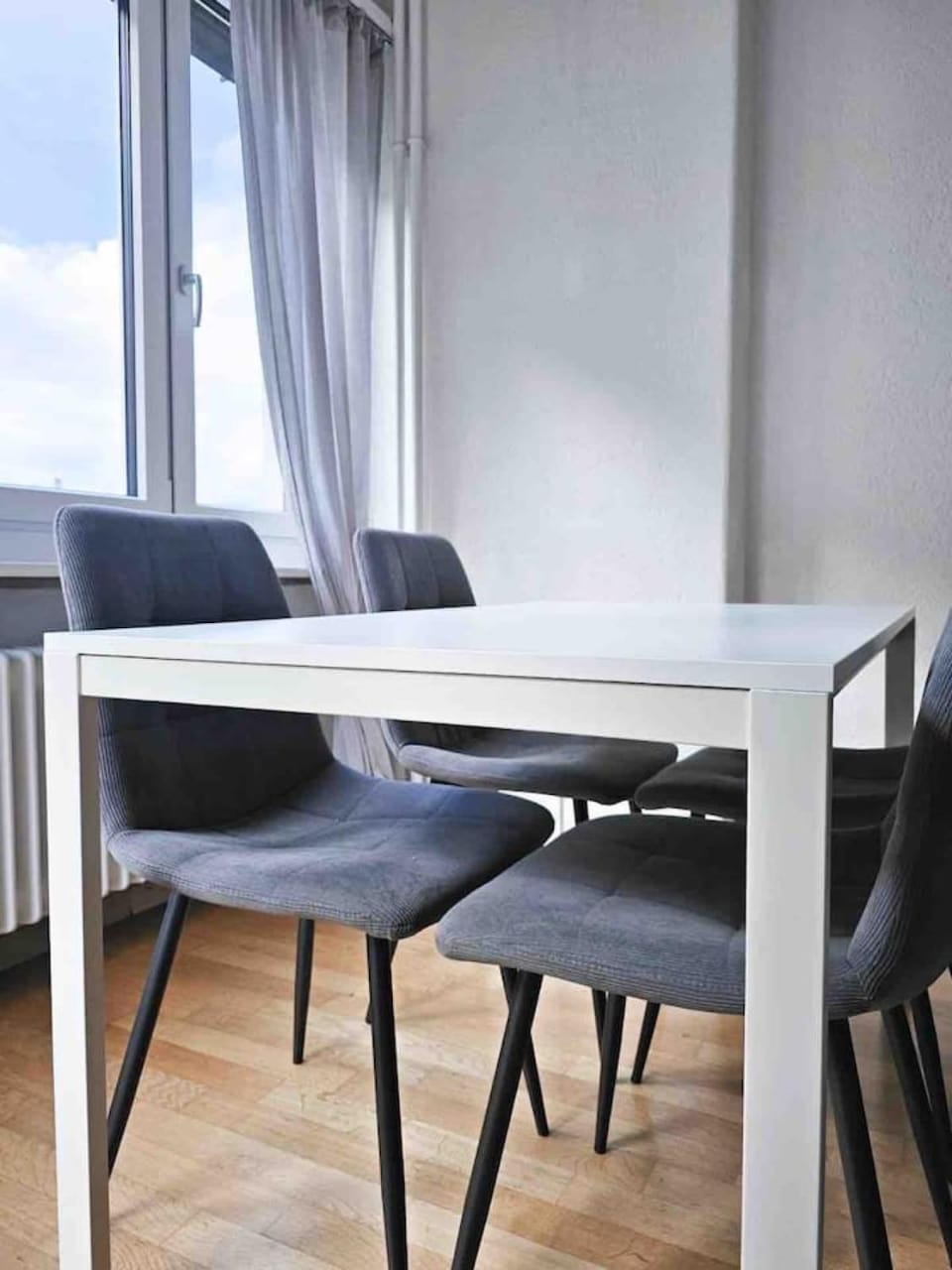 Seating area, Dining area