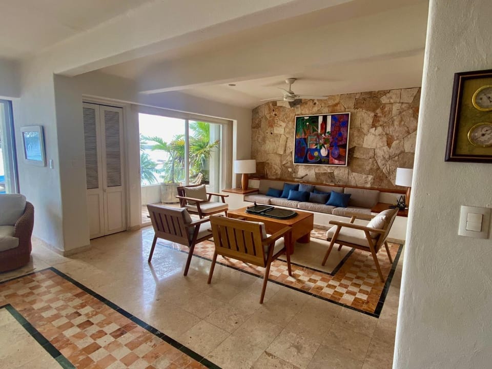 Communal lounge/ TV room, Living room