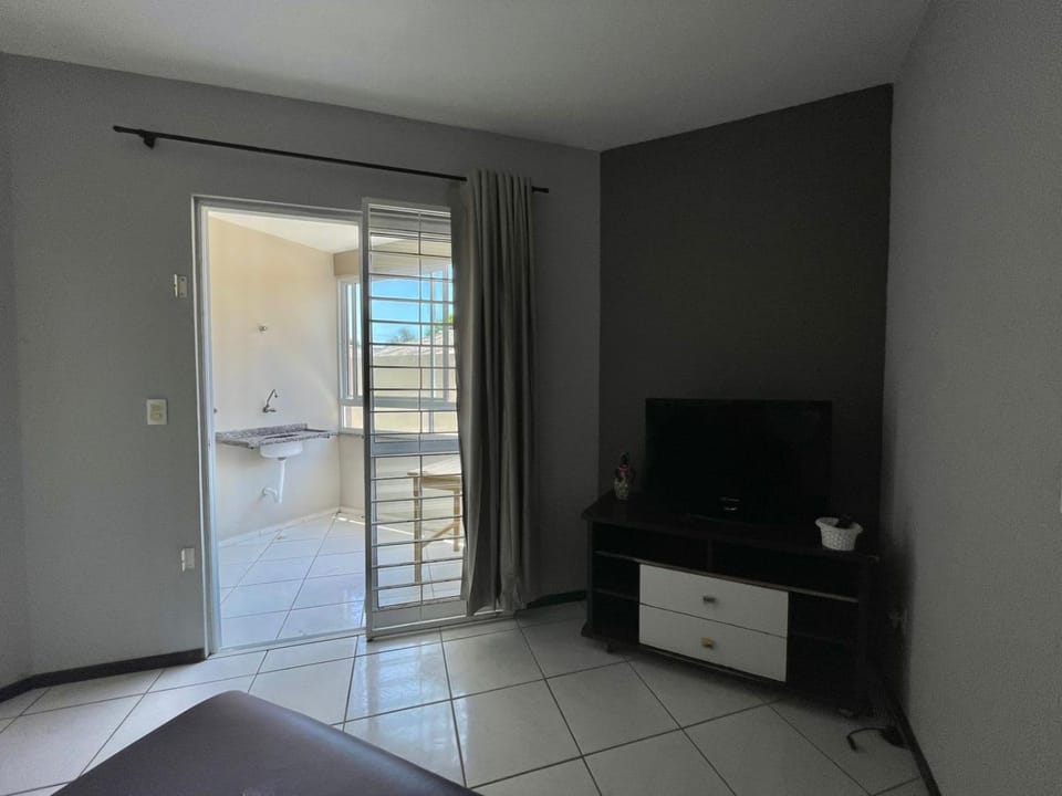Apartamento térreo à 50 metros da praia dos Ingleses Apartment in Florianopolis