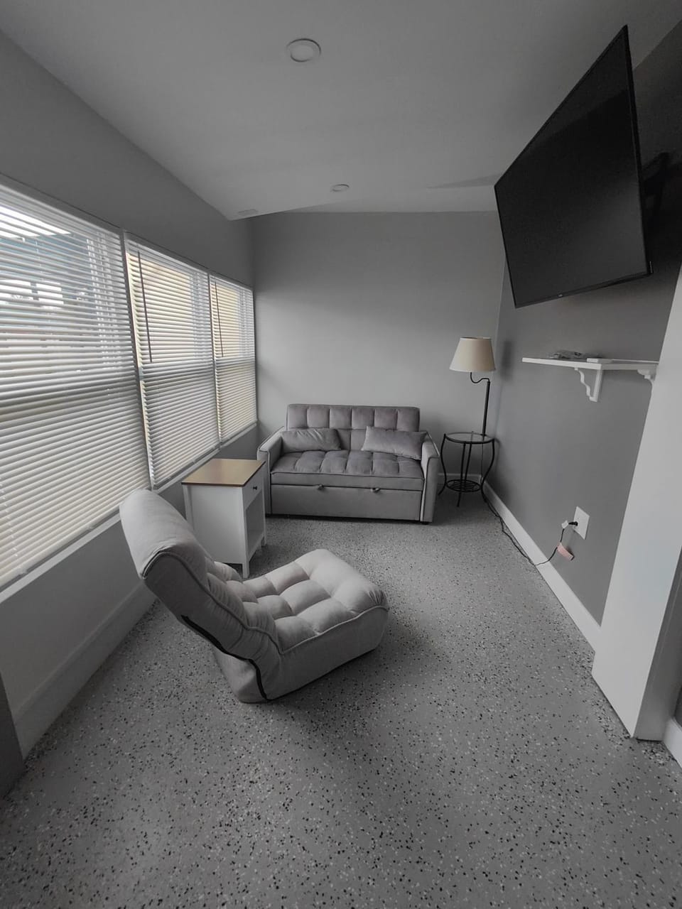 TV and multimedia, Seating area
