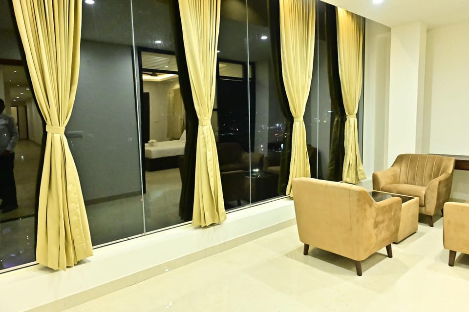 View (from property/room), Living room, Seating area, Mountain view