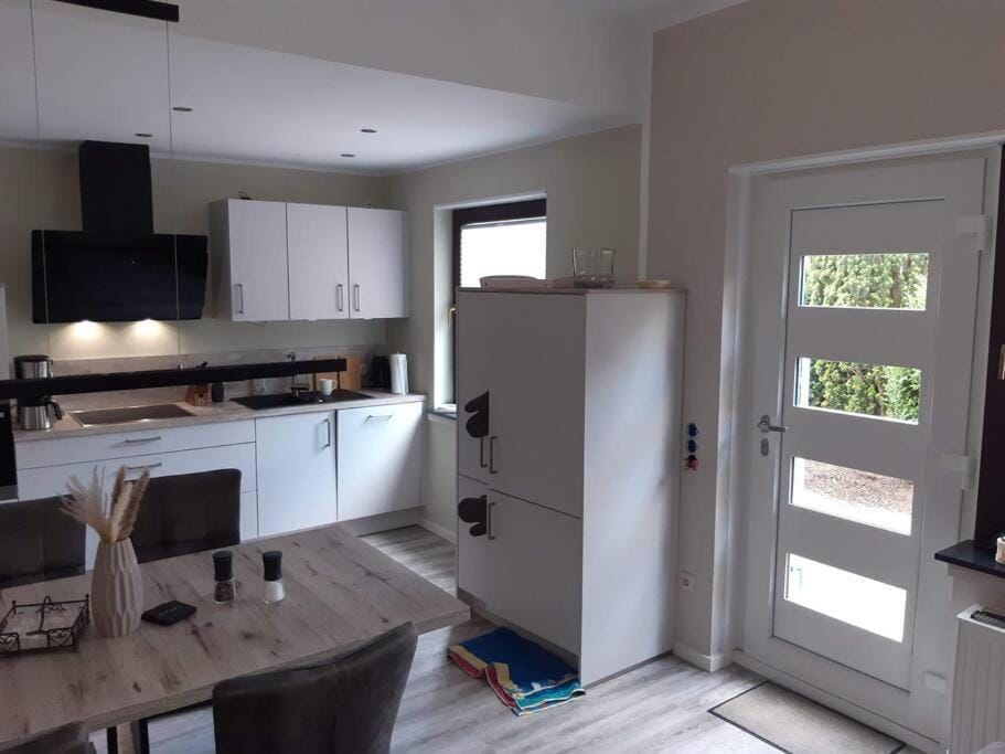 Kitchen or kitchenette, dishwasher
