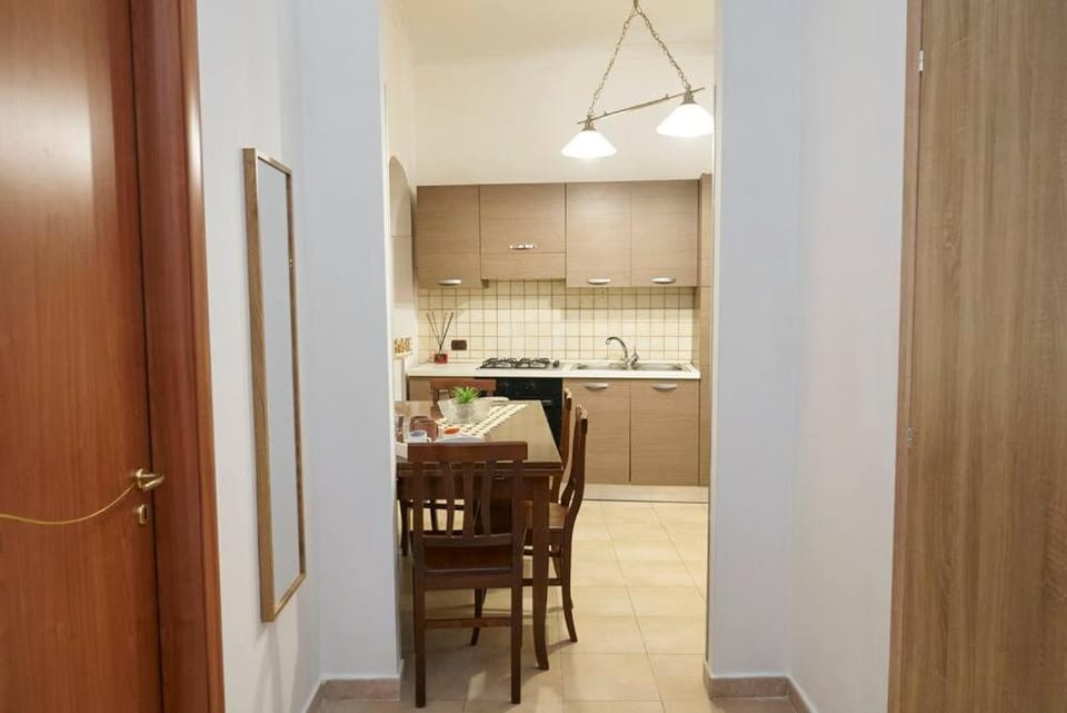 Kitchen or kitchenette, Dining area, pet friendly, stove