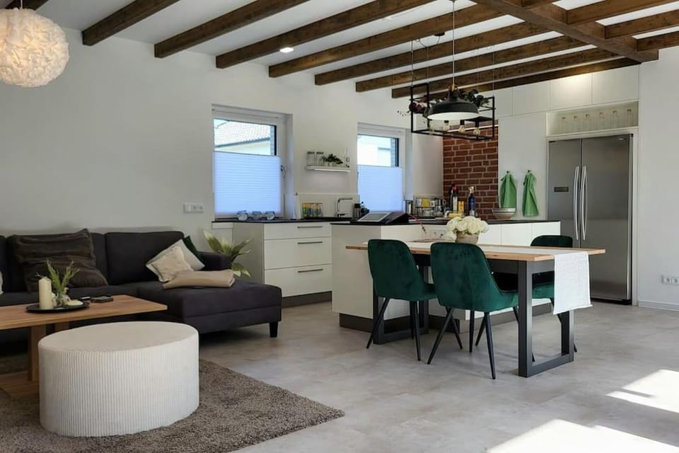 Kitchen or kitchenette, Seating area, Dining area