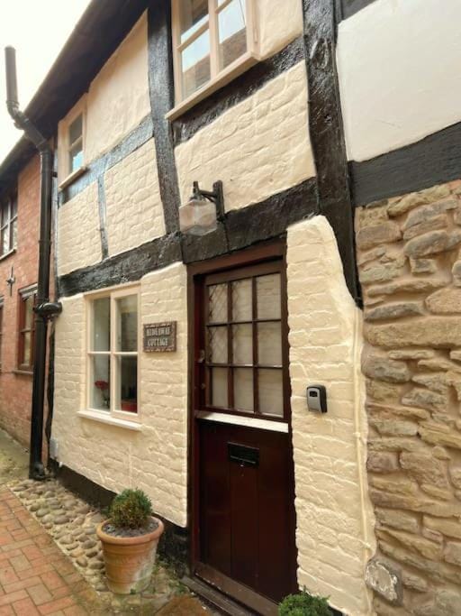 Hideaway Cottage House in Ludlow
