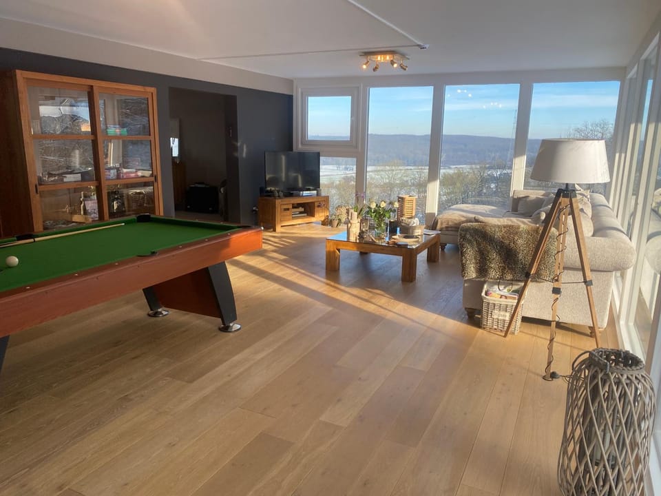 Communal lounge/ TV room, Billiard, Library, Living room