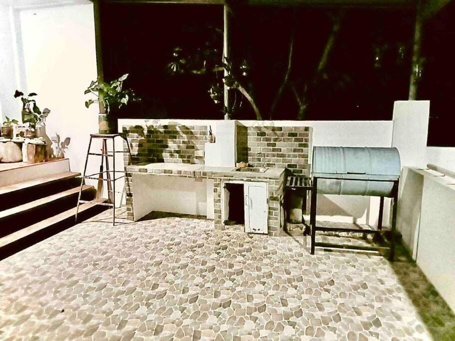Samantha's Cove Priv Beach House Villa in Oslob