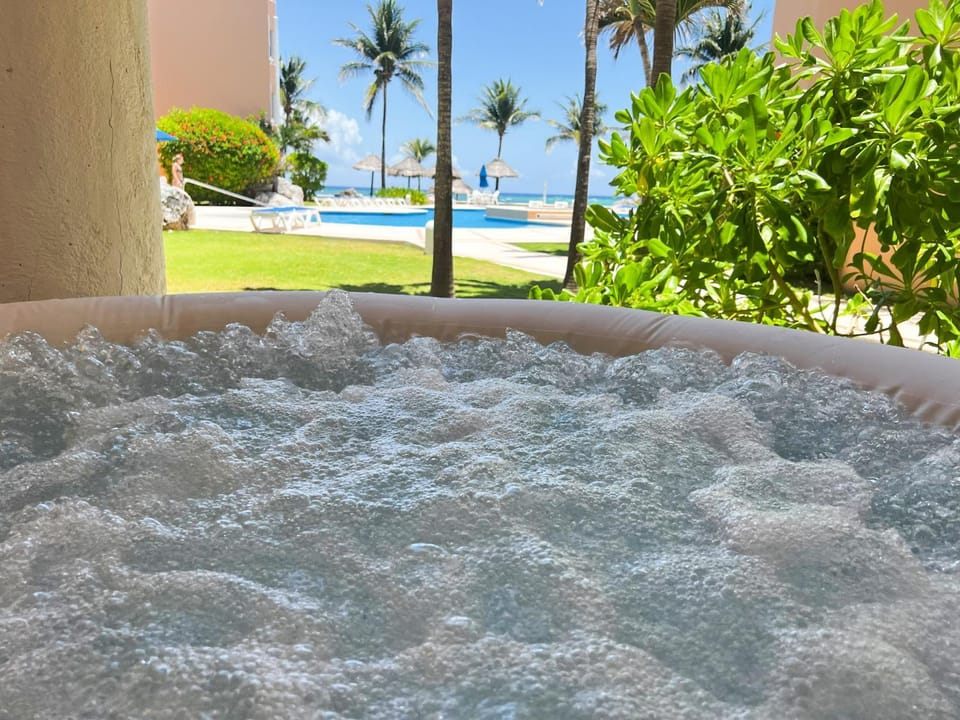 Natural landscape, Hot Tub, Hot Tub, Pool view, Sea view, Swimming pool