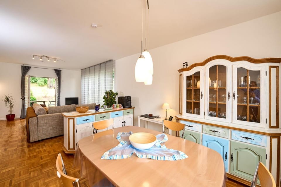 Living room, Dining area, hair dresser